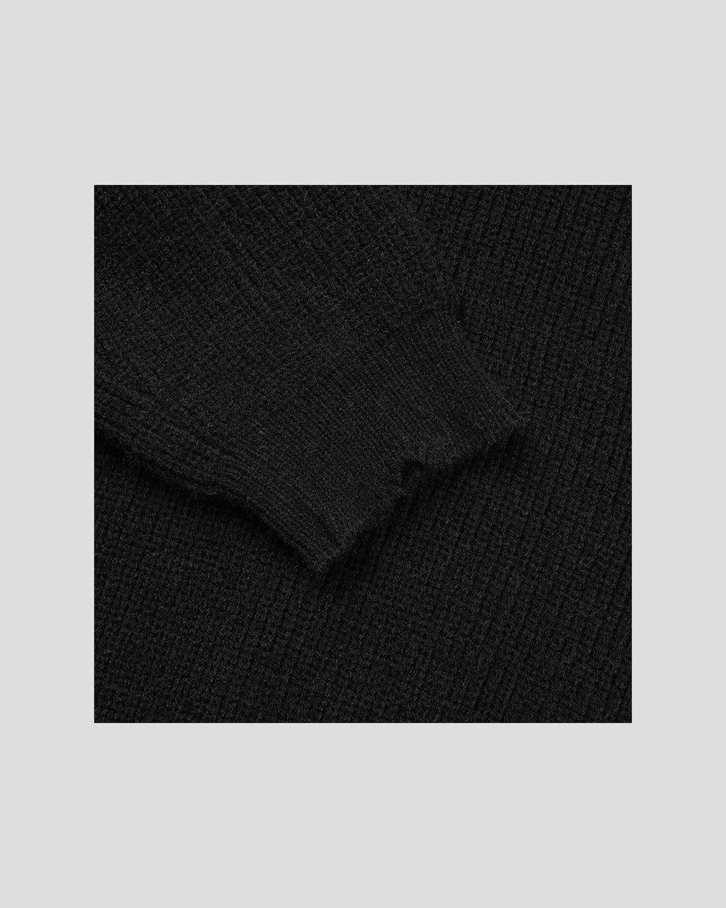 (UNISEX) Studs Over Knit