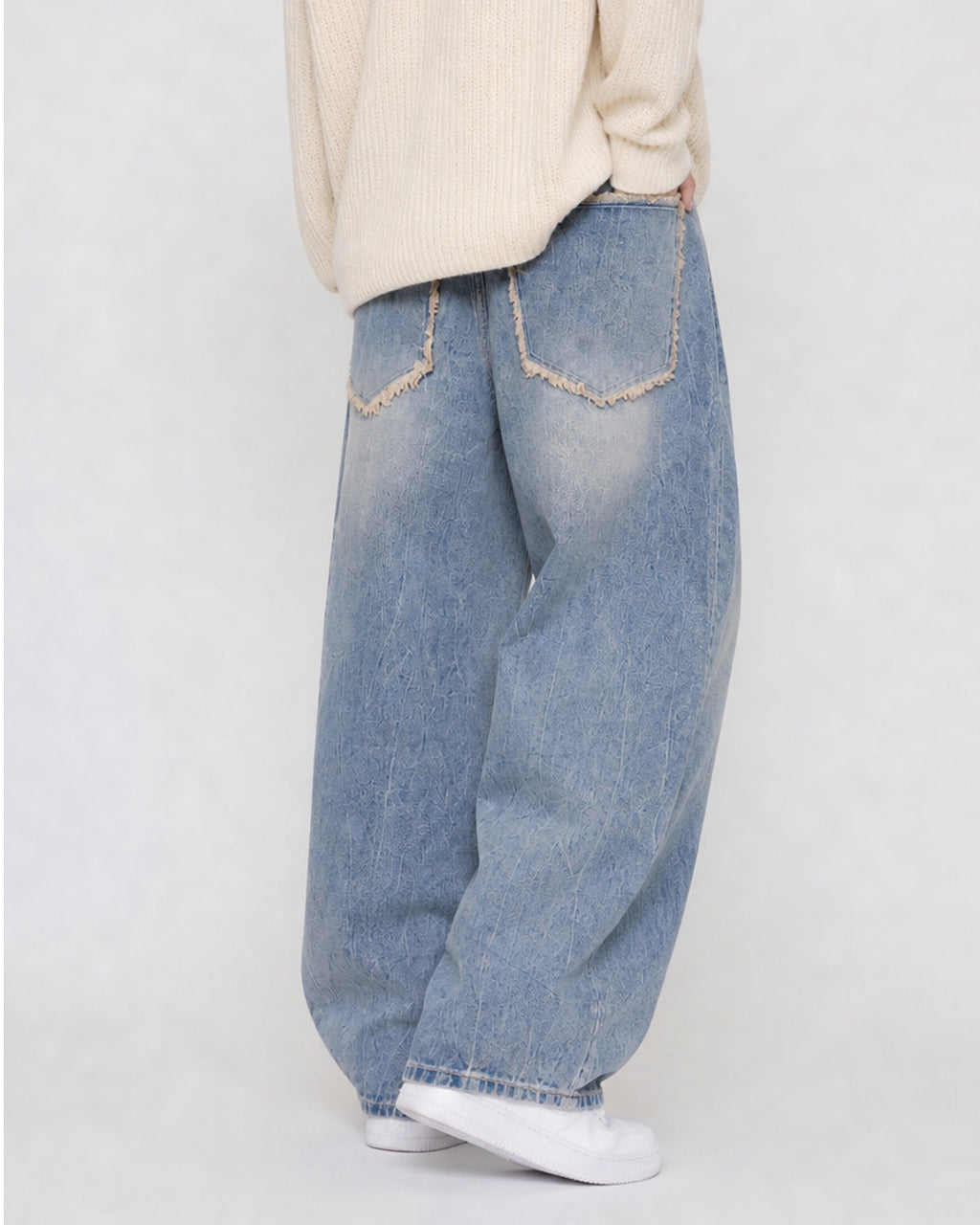 (UNISEX) Fringe Pocket Crack Washed Jeans