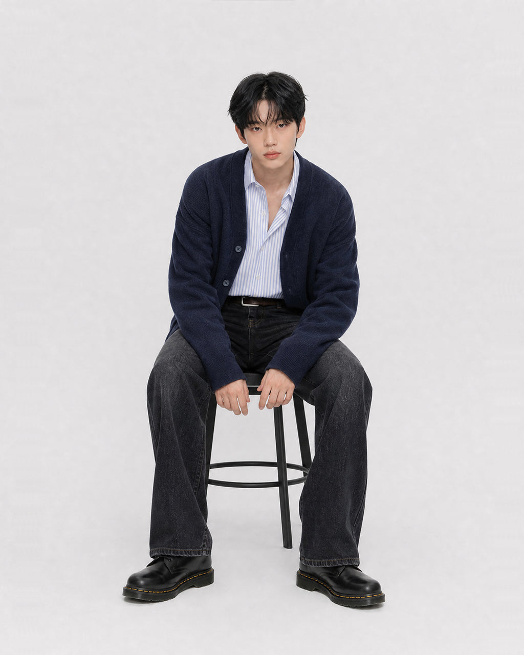 (UNISEX) Knitted V-Neck Cardigan