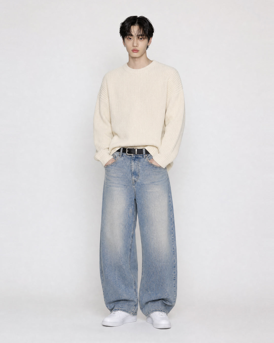 (UNISEX) Fringe Pocket Crack Washed Jeans