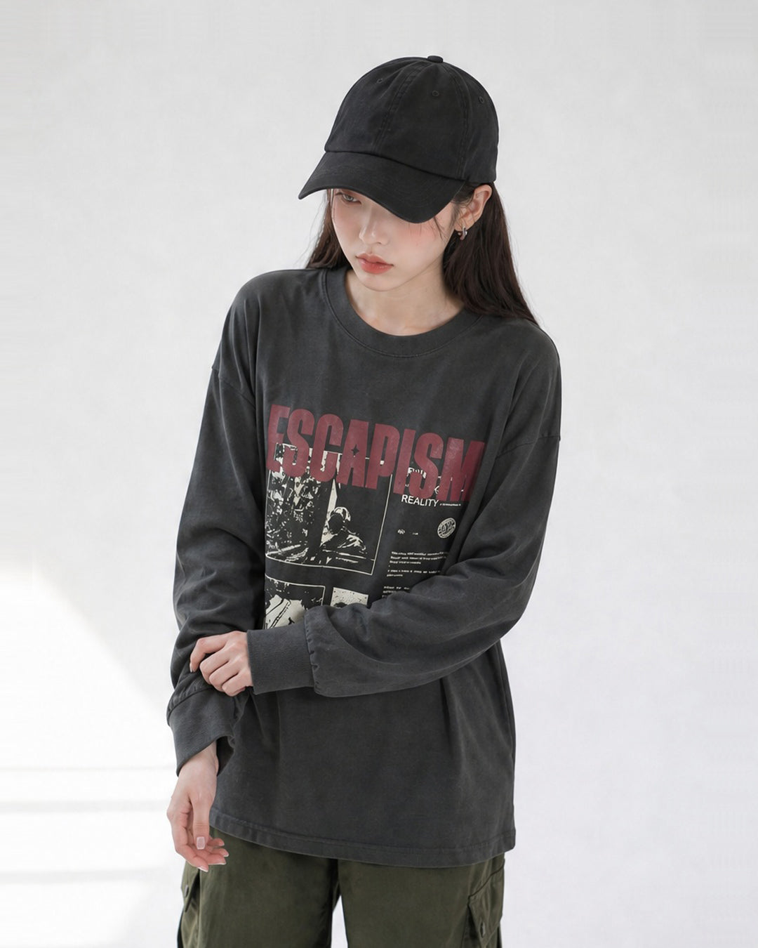 (UNISEX) Escapism Graphic Long Sleeve
