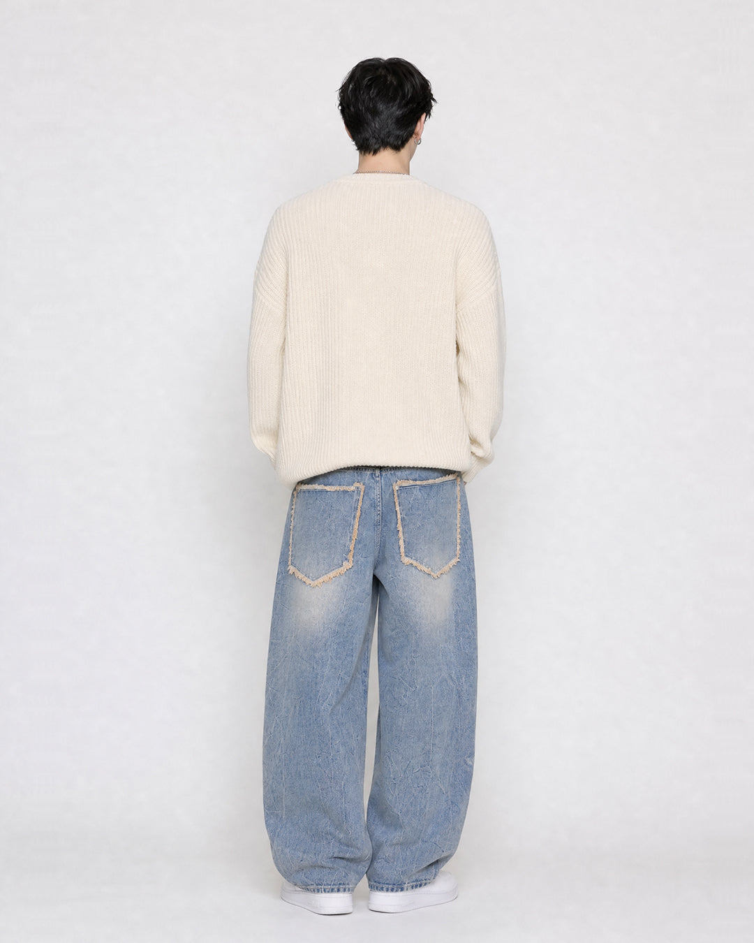(UNISEX) Fringe Pocket Crack Washed Jeans