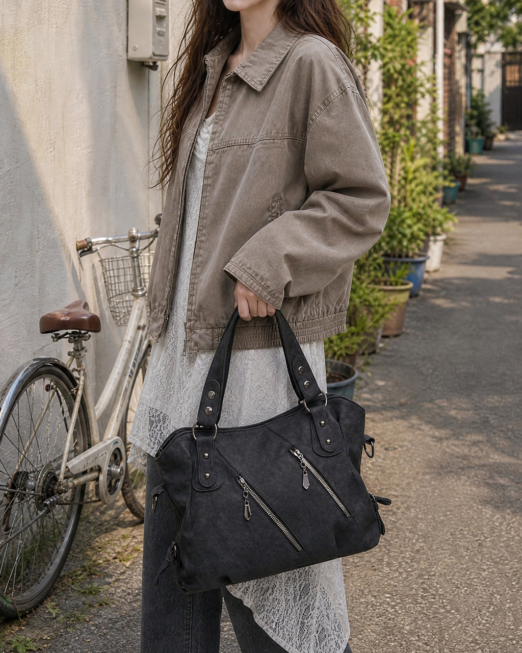 (UNISEX) Diagonal Zip Leather Tote Bag