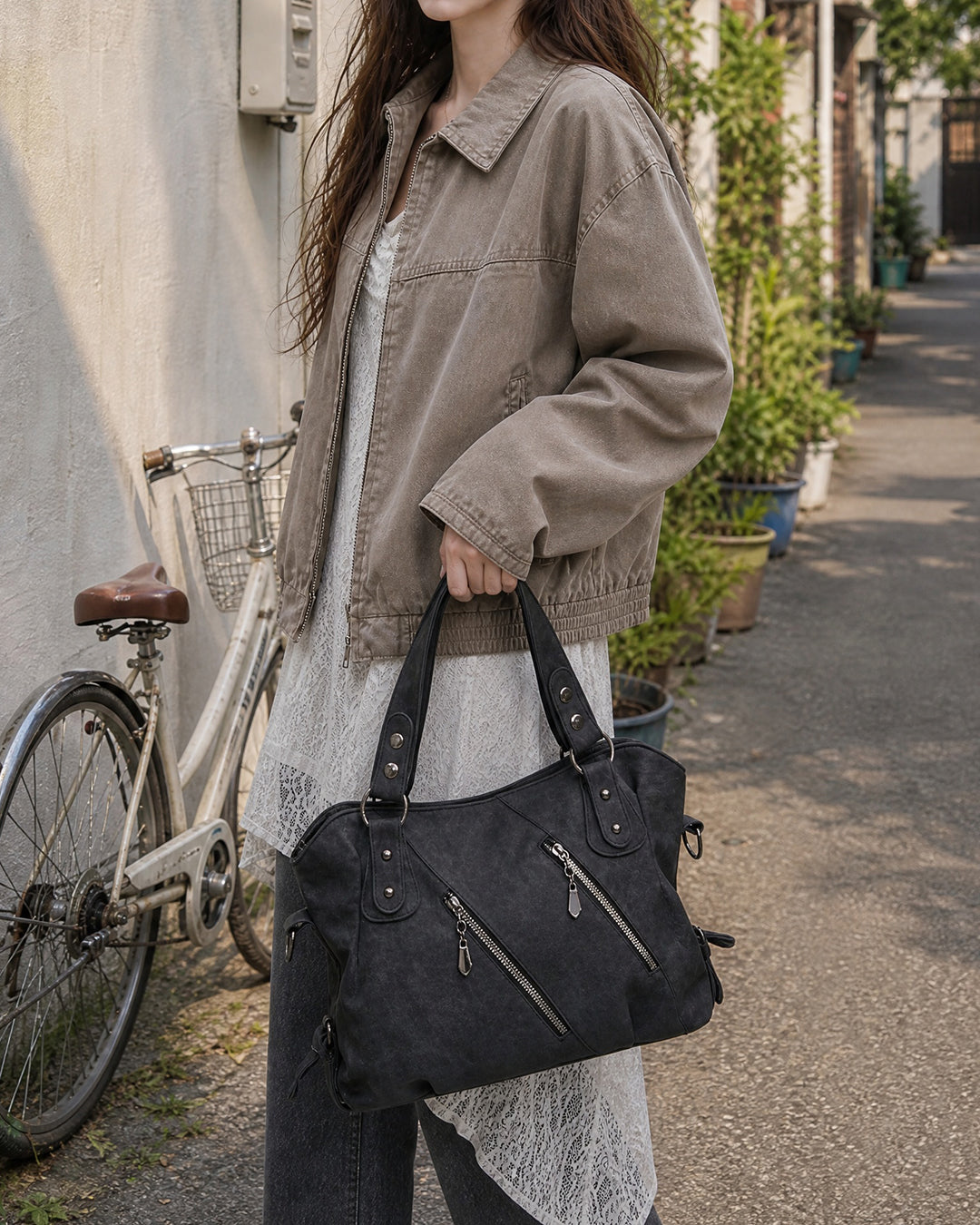 (UNISEX) Diagonal Zip Leather Tote Bag