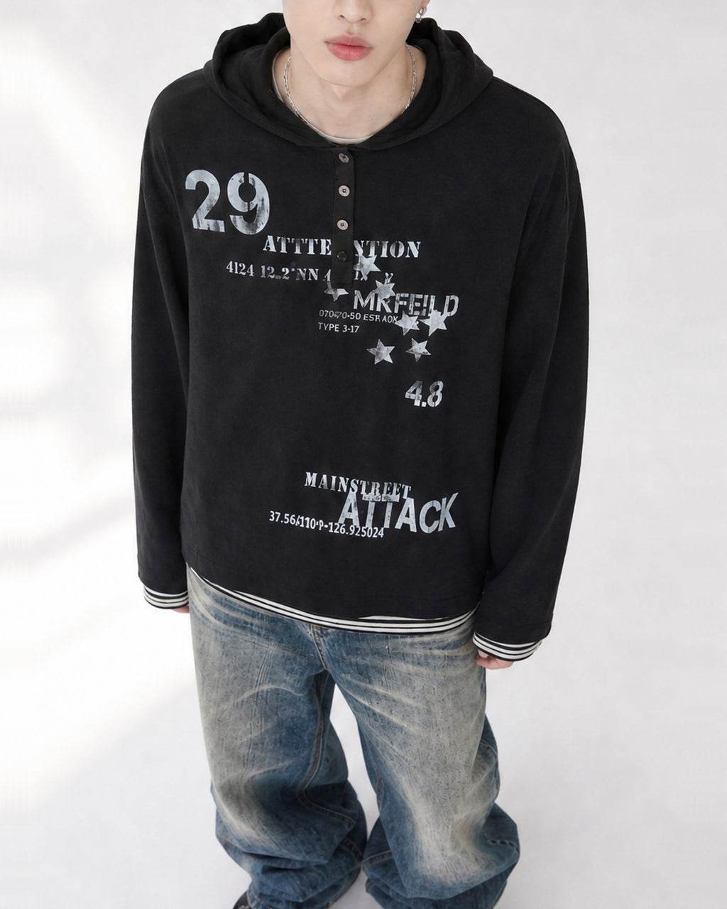 (UNISEX) Attack Henley Hooded Long Sleeve