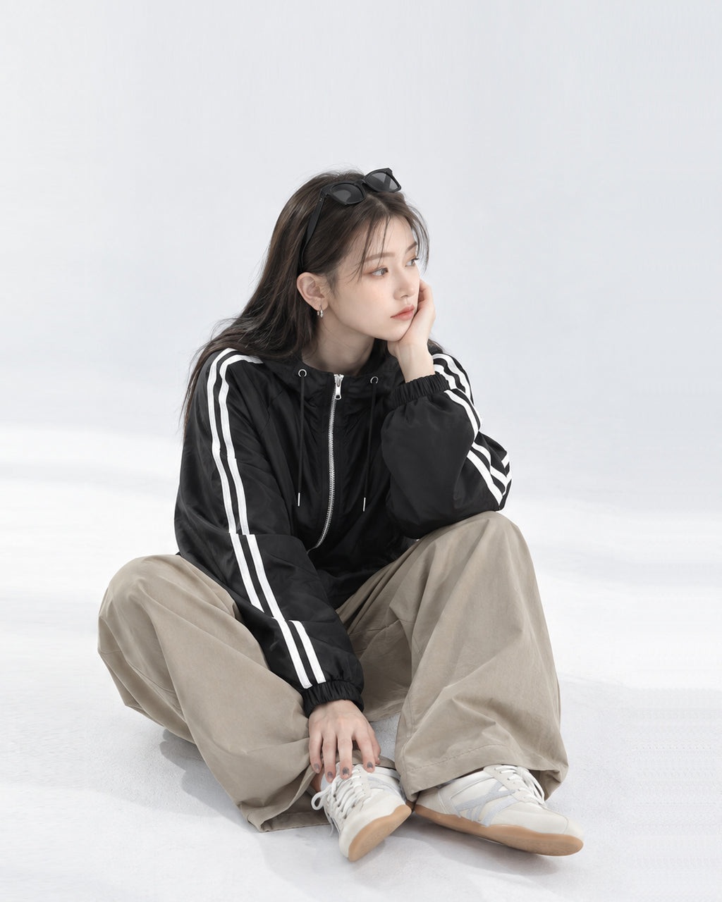 (UNISEX) Aka Track Hood Windbreaker